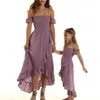 Aile Eşleşen Kıyafetler Yaz Anne ve Kızı Omuz Elbiseleri Omuz Elbisesi Fırlatılmış Hem Tatlı Tüp Üst Tarz Giysileri 230724