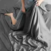 Sängkläder set Lanlika Summer Beauty 100% Silk Set Dark Grey Flat Sheet Pillow Case Double King Quilt Cover Bed Fitted 230725