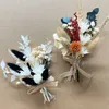 الزهور المجففة أسود أبيض الكسور الزفاف boutonniere للعروس العريس الرجال mini مجفف الزهور باقة لحفل الزفاف العودة إلى حفلة موسيقية ديكور R230725