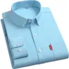 Koszulki męskie w 100% bawełniana koszula dla mężczyzn tkanina Oxford Solid Silny komfort pojedynczy kieszonkowy guziki standardowe żółte koszule społecznościowe 230724