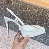 Nouvelles chaussures habillées Femmes Stiletto Sandales Luxurys Designers Plate-plate-forme Pump Socle Metal Boucle pointue enveloppant Chaussures du soir 12cm chaussures de mariage avec boîte