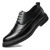 Sapatos sociais altura crescente masculino casamento brogue salto masculino negócios elevador moda homem elevador sapato Oxford 230725