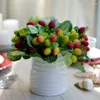 Fleurs décoratives fraise artificielle 4 grappes Faux accessoires de fruits réalistes décoration pour la décoration de fête de mariage à la maison
