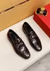 Högkvalitativ 2023 Mäns formella klänningsskor Gentlemen Brand Designer Snakskin Business Oxfords Male Casual Loafers Storlek 38-45