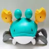 Les jouets électriques pour enfants de luxe à la mode peuvent échapper à la musique sonore du crabe incandescent induction automatique escalade crabe sagesse cadeau jouets