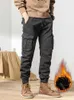 Męskie spodnie Męskie spodnie Multi-pockets Winter Cargo Spodnie Męskie wkładka polarowa grube ciepłe, szczupłe joggery uliczne odzież zwyczajowa bawełniane spodnie termiczne 230221 Z230726