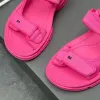 2023 여름 새로운 디자이너 샌들 여성 남성 샌들 가죽 캐주얼 신발 편안한 해변 샌들 패션 다목적 크기 35-42