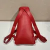 Mochila de diseñador Prad hecha a mano de alta calidad de cuero saffiano, bolsos hobo en línea, famosa tendencia, bolso de lujo, mochila de diseño de moda atemporal, herrajes de metal pulido