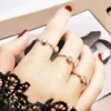 Anello da donna a catena con anelli a grappolo con gioielli in strass Ragazza glamour originale incatenata per la moda
