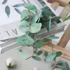 الزهور الزخرفية 5pc فيلم اللاتكس 3D Feel Eucalyptus Leaf Green Green Plants Wedding Flower Translement Materive Materive Home Decoration