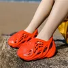 Sandales pour enfants Mode luxe Garçons Filles Diapositives d'été Plage Sipper Bébé Enfant Chaussure Slip-On Enfants Designer Léger Chaussures à Bout Fermé