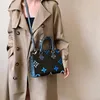 Nya trendiga presbyopiska stora kapacitet handväskor kvinnors mode all-match axelväska enkel vid axelband messenger väskor