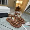 Designer -Chunky Sandals Sandalo Women Leather Fishman Cinghie regolabili con cinturino con fibbia Pantofole 2023