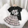 New Kids Meisjes jurk Zomer Kleding Sets Korte Mouw Top T-shirt Plaid Rokken Kinderen Babykleertjes Set 2pcs277G