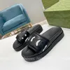 Lyxvarumärke Den senaste plattformens tofflor glider hetaste klackar kvinnor skor designer sandaler häl höjden sandal platt toffel sko grossist