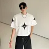 T-shirt da uomo SYUHGFA Design di nicchia coreano Maschile T-shirt alla moda Patchwork in pelle Manica corta High Street Decorazione in metallo Tee