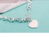 2023 härlig söt hänge halsband Långt silver tjockt rostfritt stål kedja hjärtpil design kvinnor halsband med dammväska och låda