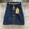 Kjolar designer kvinnor a-line med blixtlås denim mini kjol flickor kvinnliga vintage milan banan varumärke high end anpassade bokstäver reseklänningar 7cf9