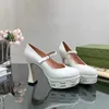 2023 Designer Luxury Pure Color Super High Heels Sandaler Kvinnor 100% läder en-linje Buckle Style Catwalk Party Waterproof Sandal Ladys Round Toe Chunky Heels Shoes