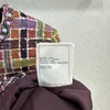 23 FW Damen Mäntel Jacke Paillettenbestickte Baumwoll-Tweed-Blousonjacke mit Buchstabenknopf Vintage Designermantel Mädchen Milan Runway Designer Tops Outwear Blazer