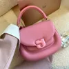 Ladies Fashion Party Handbags Brand Designer All-Match PU Leather Trendy Girl Satchels Högkvalitativa kvinnor Tygväskor Nya 2022