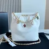 2023ファッションクラッチトートハンドバッグCCショッパーバッグLuxurys Mens Mens Mini Crossbody Shoulder Beach Bag White Designer Travel Lambskin本物の革のゴールドチェーンバッグ