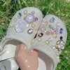 Parti di scarpe Accessori Marca Charms fai da te per scarpe Spilla Gioielli Ragazza Perla Decaration Accessori con diamanti artificiali Fibbia Catene Merletto 230725