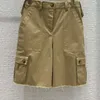 Fatos de treino femininos 23 Conjunto de shorts de colete de algodão caqui vintage Moda decote em V Bolso sem mangas Jaqueta de cintura alta Academia Feminina Terno de 2 peças