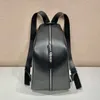 Mochila de diseñador Prad hecha a mano de alta calidad de cuero saffiano, bolsos hobo en línea, famosa tendencia, bolso de lujo, mochila de diseño de moda atemporal, herrajes de metal pulido