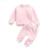 Ensembles de vêtements Ensembles de vêtements 3 couleurs Born Baby Girls Boys Vêtements d'hiver Fourrure en peluche solide à manches longues Pull Tops Pantalon 0-24M Z230726