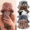 Breda randen hattar hink vinterko leopard faux päls fluffiga kvinnor utomhus varm sol hatt mjuk sammet päls fiskare cap flicka mode panama 230726