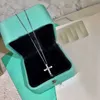Designer Nuovo micro -intarsia di diamanti in diamante Tiffays Collana a croce Catena delle clavicole estive