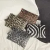 Sacs de soirée décontracté pour femmes imprimé animal léopard pochette femme design de mode en cuir portefeuille sac de messager dames élégant sac à main 230725
