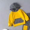 衣類セット衣類セット生まれの幼児の男の子の女の子の女の子パッチストライプフード付きスウェットシャツパンツ衣装