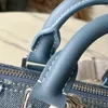 디자이너 Keepall Travel Bags 10A 최고 품질 베개 데님 토트 핸드백 레이디 어깨 25cm 메이크업 남자 크로스 바디 백 지갑