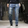 Jeans da uomo 42 44 Jeans strappati taglie forti Uomo Pantaloni denim vintage Pantaloni cargo larghi Pantaloni causali moda Pantaloni maschili di grandi dimensioni L230724