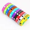 Bangle Pack med 100st Multicolor Elasticity Jesus Cross Skull Peace Farterfly etc Style handled manschett Silikonarmband för man kvinnor 230726