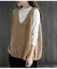 女性のセーターベスト韓国のプレッピースタイルシックホローエレガントな女性セーターゆるい袖なし