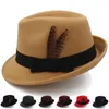 Bérets Hommes Femmes Laine Fedora Chapeaux Trilby Caps Jazz Sunhat Feather Band Party Street Style Outdoor Voyage Hiver Taille US 7 1/4 UK L