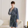 Ropa de dormir para mujer Vestido de novia de satén a la moda Bata larga Pareja coreana Mujeres Invierno Cálido Albornoces Kimono