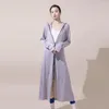 Trench-coats pour femmes été femmes à capuche Protection solaire long manteau avec couverture à la main conception respirant mince tissu frais vêtements confortables vêtements d'extérieur