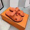 designer chypre sandal för kvinnor sandaler kalvskinn läder svart vit strand platt dam flip flops berömda män glider sommar tofflor lyx Sandale 97ne#