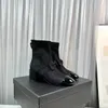 Сапоги с лодыжкой дизайнерские ботинки модные ботинки высококачественные обувь Осень Зимние женщины для скольжения круглой ноги лод