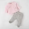 Ensembles de vêtements Ensembles de vêtements Bébé 2PCS Ensemble Né Garçon Fille À Manches Longues En Velours Wrap Top Et Pantalon À Pieds Infant Automne Hiver Vêtements 0-9M Z230726