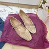 Sukienka buty 2023 Buty dla kobiet luksusowe aksamitne baletki buty kobiety kwadratowe palce płaskie Mary Janes Ladies Fashion Burza Pasku