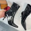 2023 Дизайнер Австралия D-Kittie Elastic Surface Stiletto Angle Boots Письмо Средние теленки заостренные пинетки женские модные ботинки роскошные классические ботинки на высоких каблуках