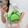 2022 Designerinnen Frauen PU Leder Crossbody -Umhängetaschen Neue Fashion Lady Grüne weiße gelbe Handtaschen lässige kleine Kettenklappenbeutel