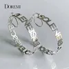 Hoop Huggie DOREMI 70mm Lettera Orecchini in bambù Chiusura a forma di U Acciaio Personalizzato Nome Cerchi Orecchino personalizzato per regalo donna 230727