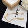 Diseñador lindo original Niñas mujeres carta pulseras delgadas elegante Amor 18K Oro plata Brazaletes Y logo grabado pulsera Joyería de moda Lady Party