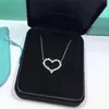 Designermärke TIFFAYSS Samma Full Diamond Heart Necklace S925 Sterling Silver Hollow Pendant Enkelt och generöst icke allergisk krage kedja